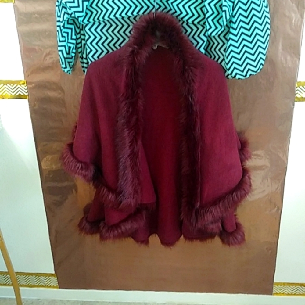 Sioni Studio Faux Fur Sweater. Color Burgandy. Size L/XL. Keeps you warm!